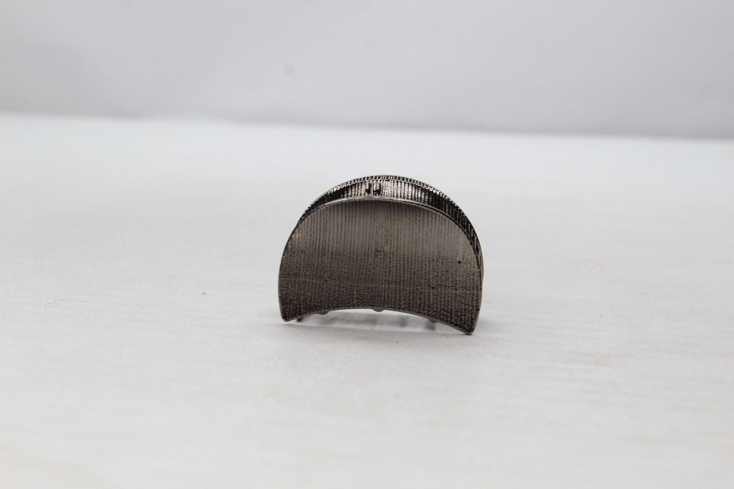 2x Metalic Lining Hair Claw Half Moon Shape Metal Hair Clips Jaw Clamp Grips