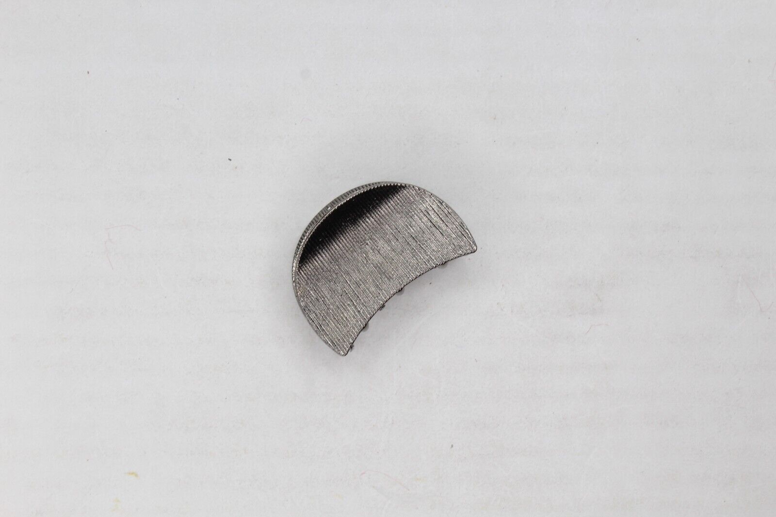 2x Metalic Lining Hair Claw Half Moon Shape Metal Hair Clips Jaw Clamp Grips