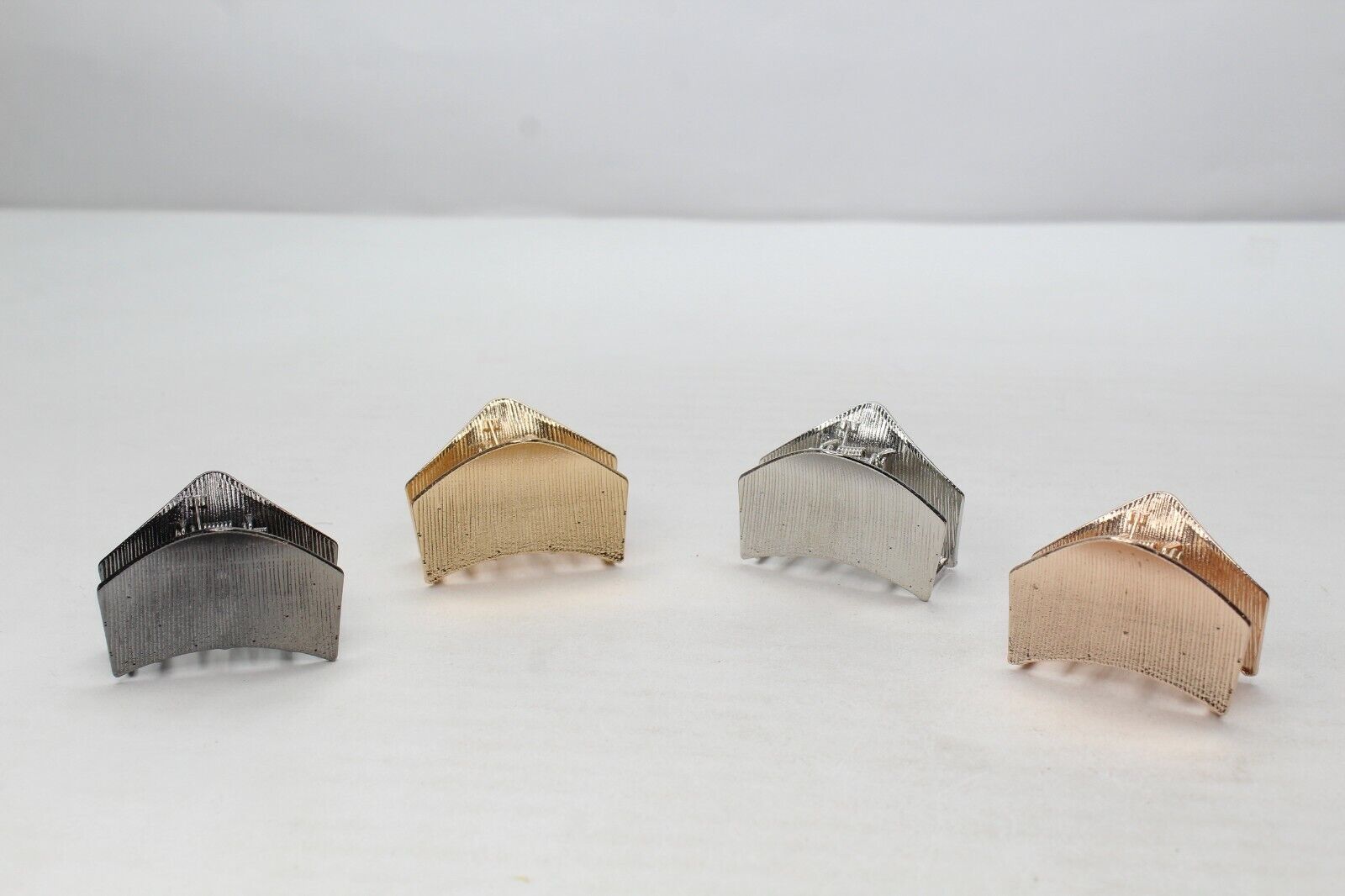 Hair Claw Clips Pyramid Hair Clamp Non-Slip Metal Lining Strong Hold Hair Jaw