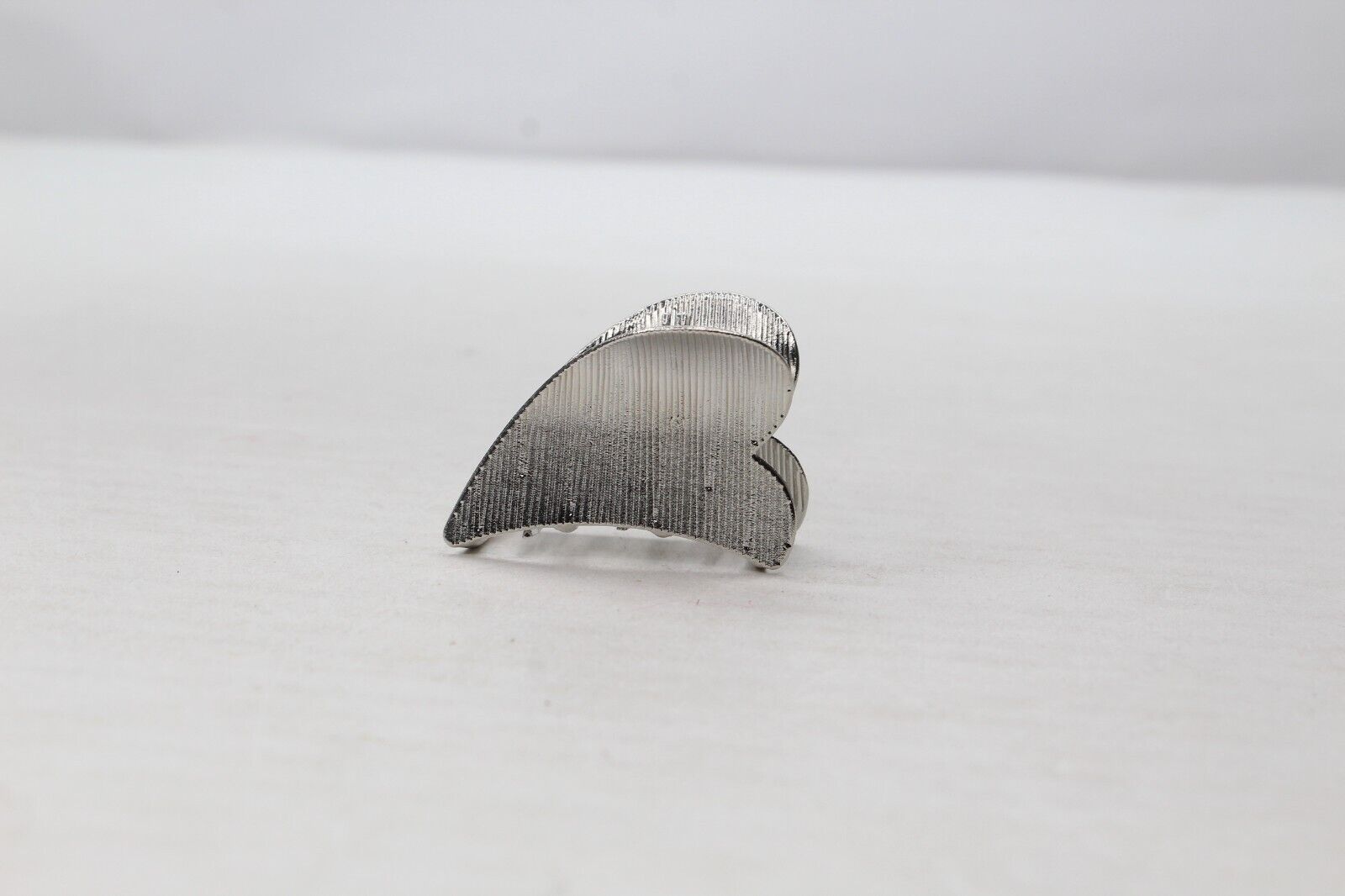 2x Lining Silver Hair Claw Metal Heart Shape Non-Slip Hair Clips Pins Grips UK