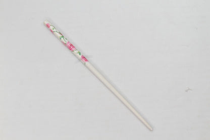2x Wooden Unique Girls Bun Holder Japanese Style Floral Hair Wood Chopsticks