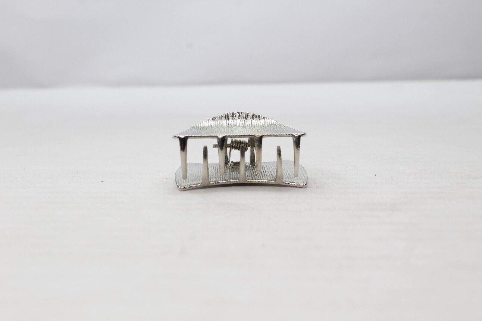 2x Lining Hair Claw Half Moon Shape Metal Hair Clips Jaw Clamp Hair Accessories