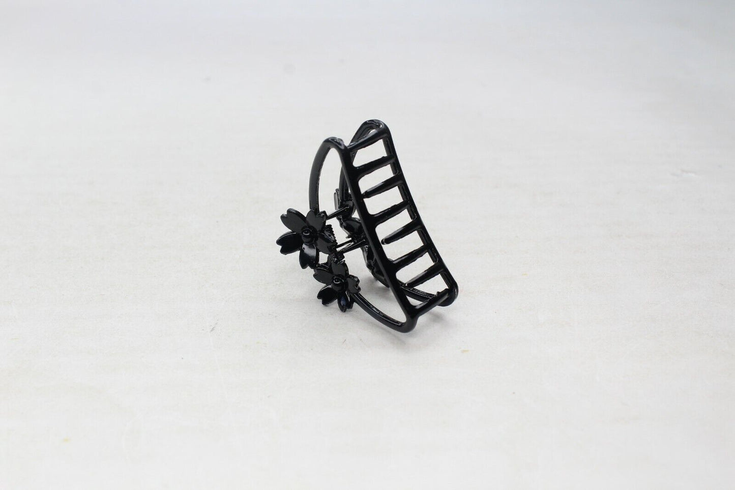 Matte Hair Claw Clip Metal Flower Clutcher Non-slip Frosted Barrette Jaw Clamp